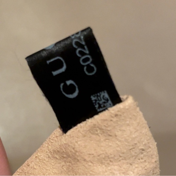 Gucci Marmont Medium 9.5/10 condition w/box, dust bag, receipt retail $3885 +tax - Picture 9 of 11